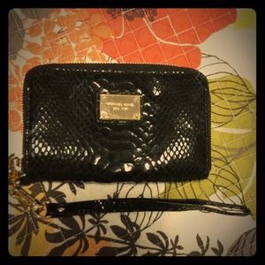 Michael Kors wristlet wallet